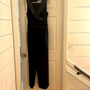 Tahari pant suit